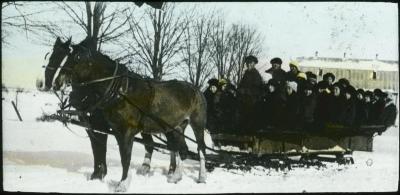 A jolly sleigh load, Mount Elgin