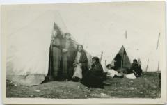 [Cree Indian women camping at Norway House at treaty time]