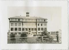 Indian Residential School, Norway House : 100 pupils attend